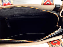 Cargar imagen en el visor de la galería, Lefranco Tote Bag CHICA beige con cinta corazones