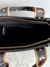 Cargar imagen en el visor de la galería, Lefranco Tote Bag CHICA negra con cinta ojitos dorado