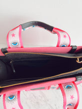 Cargar imagen en el visor de la galería, Lefranco Tote Bag CHICA rosa con cinta ojitos rosa
